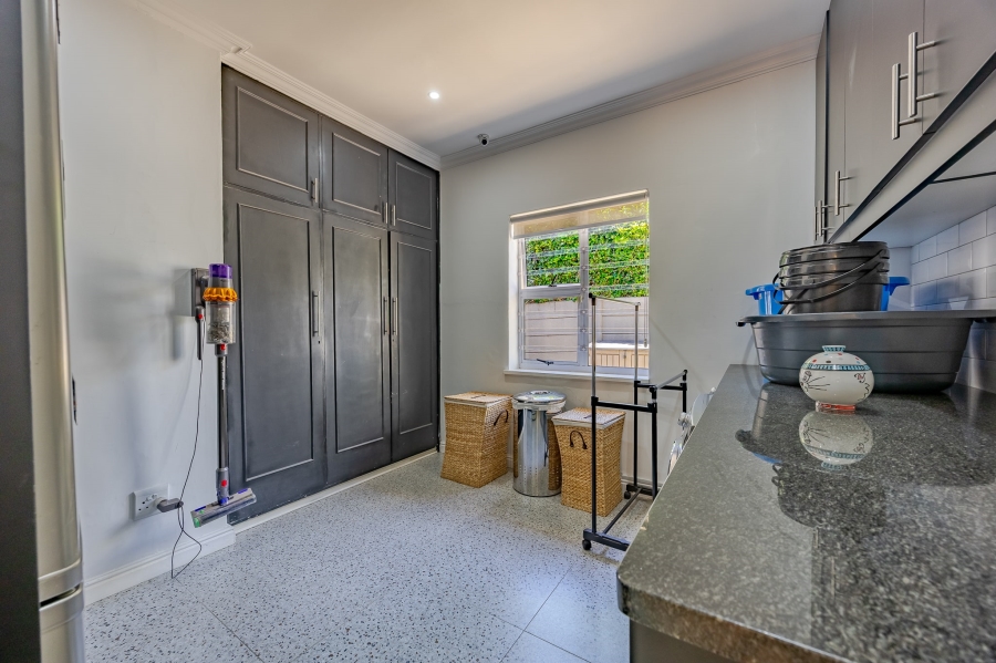 5 Bedroom Property for Sale in Kenilworth Upper Western Cape